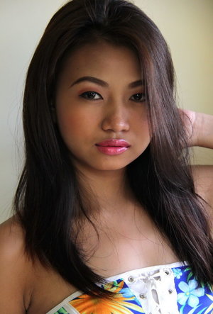 18 year girls lose their virginity while being double sexyed during a foursome